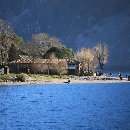 A...fior Di Lago *